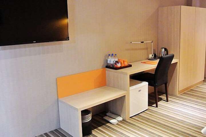 Room 22 of 38