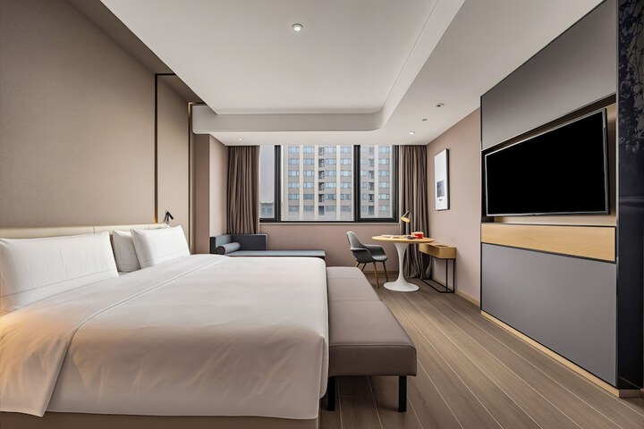 Room 6 of 38