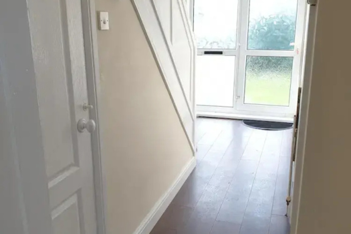 Room 8 of 11