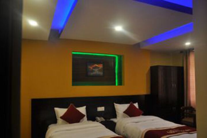 Room 28 of 34