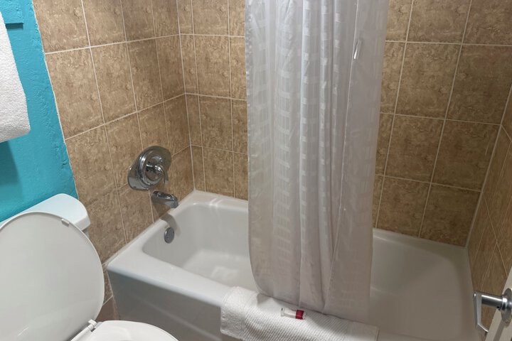 Room 10 of 13