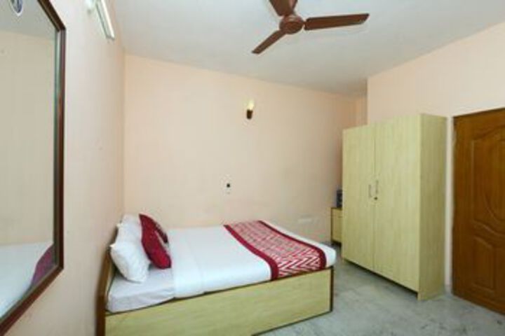 Room 8 of 22