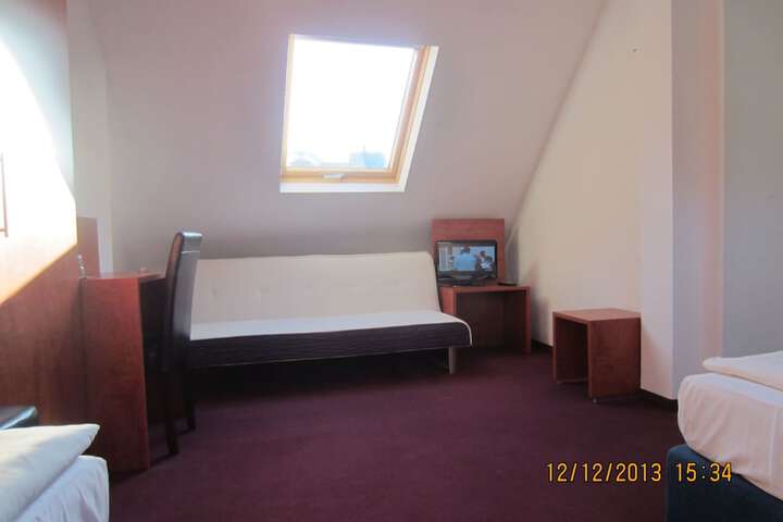 Room 18 of 38