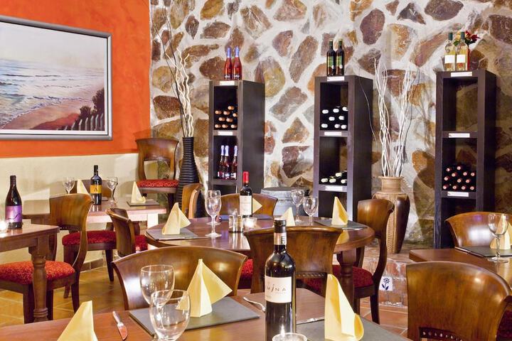 Dining 55 of 67