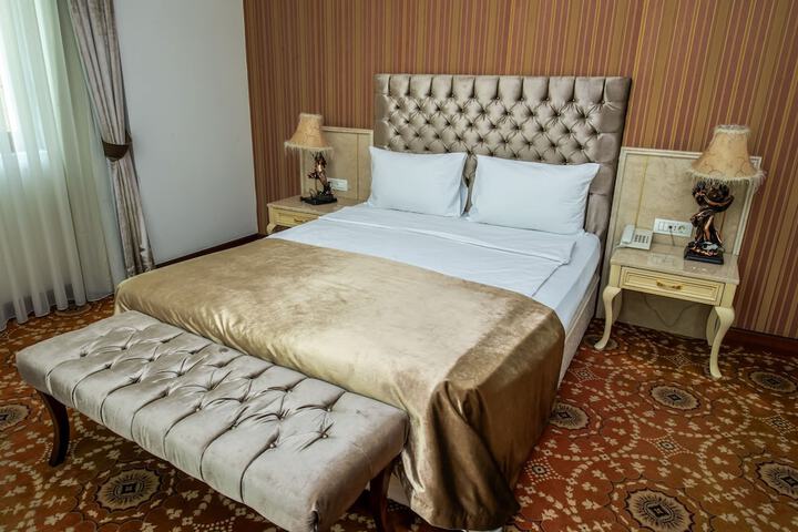 Room 2 of 11