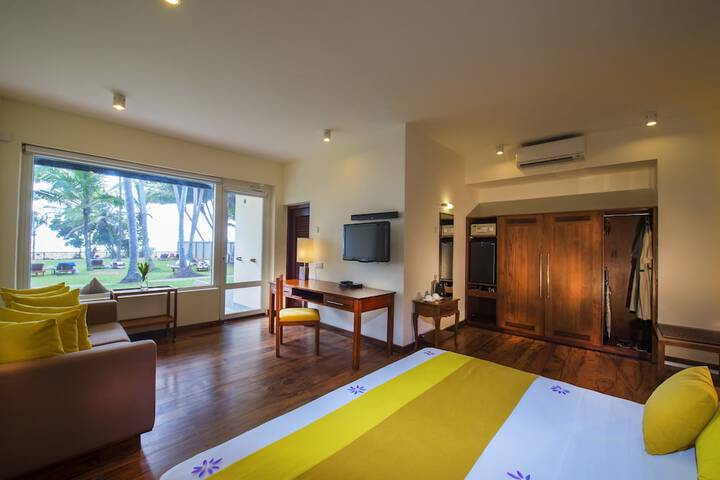 Room 5 of 40