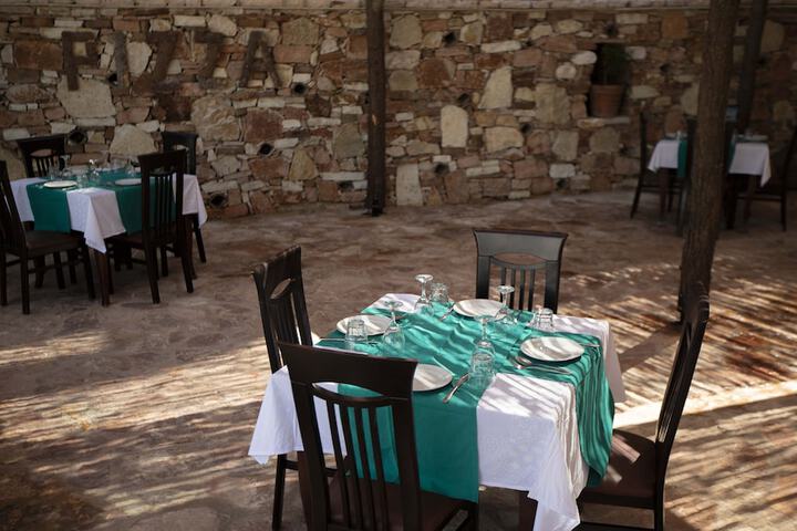 Dining 83 of 131