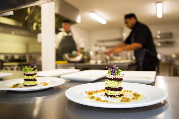 Dining 44 of 64