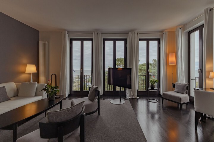 Room 43 of 87