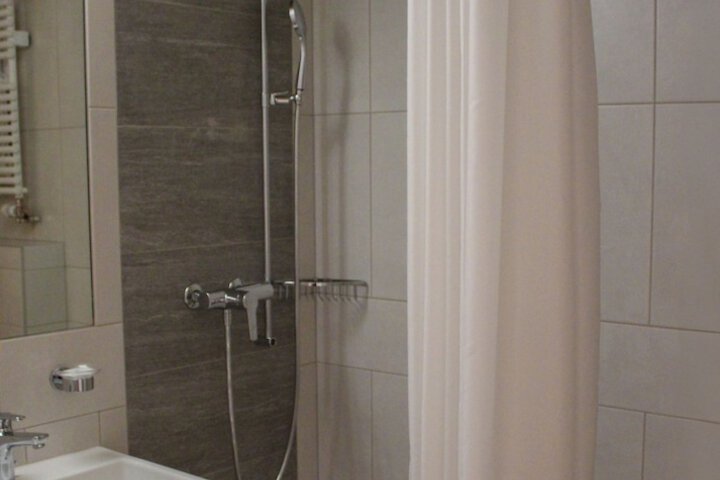 Room 43 of 74