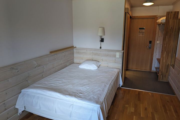 Room 10 of 25