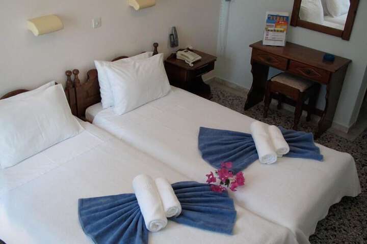 Room 10 of 38