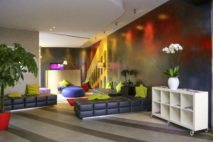 Hotel 60 of 61