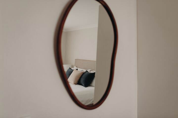 Room 10 of 93