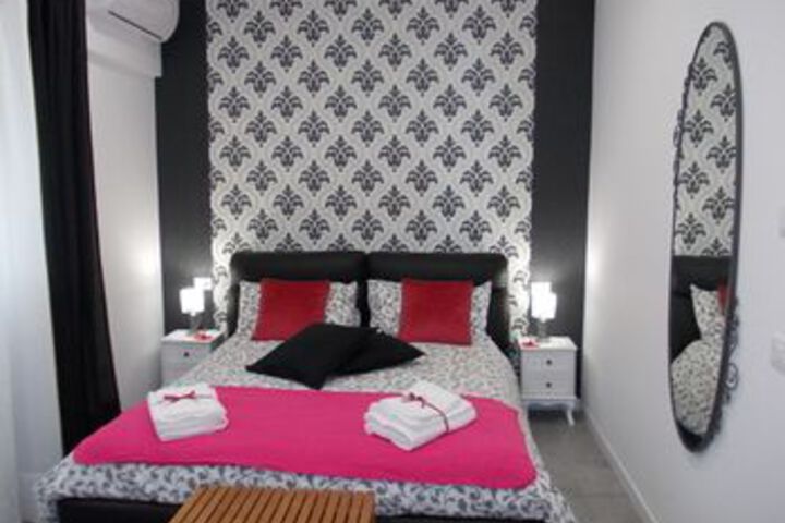 Room 16 of 30