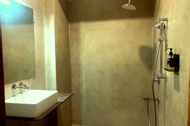 Room 5 of 31
