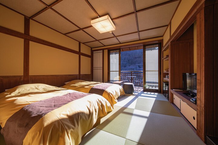 Room 12 of 84