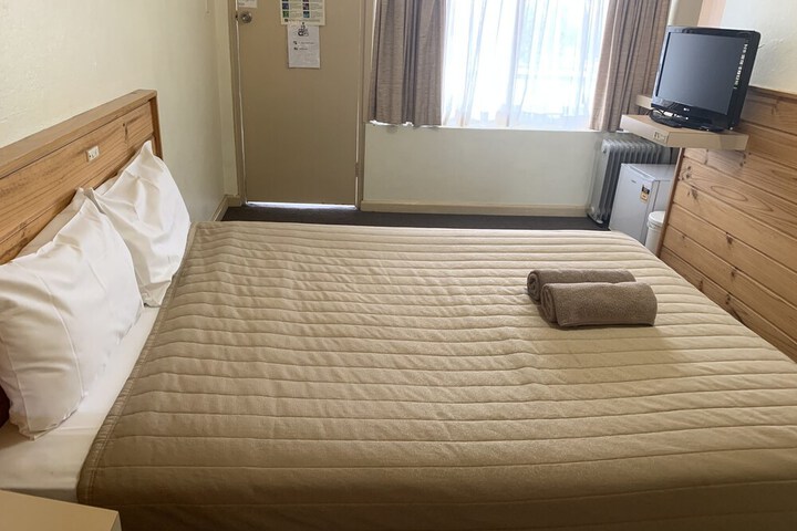 Room 22 of 53