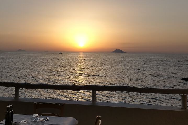 Dining 5 of 15