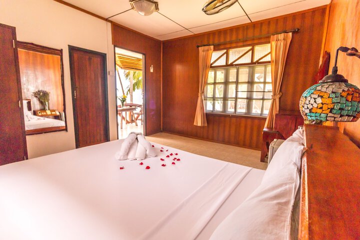 Room 4 of 78