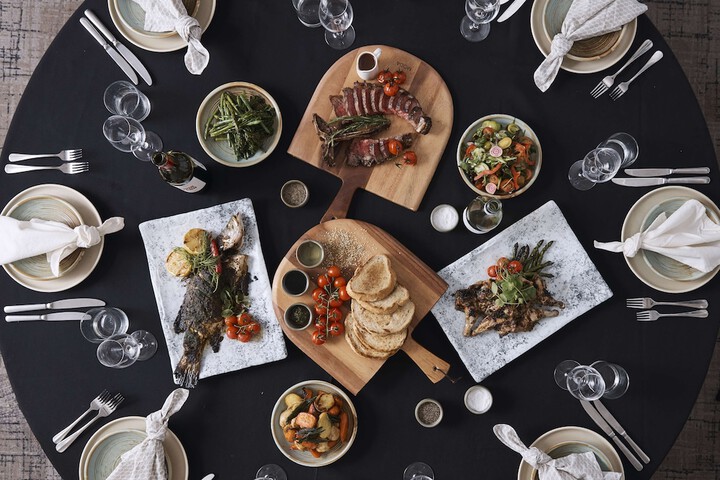 Dining 36 of 39