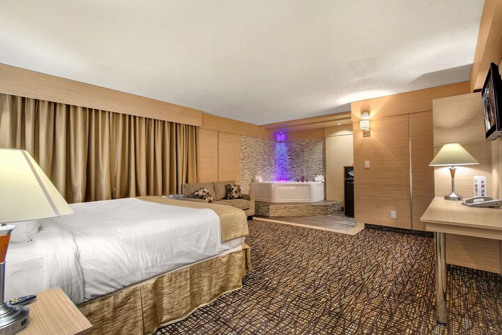 Standard | King Bed (9 of 17)