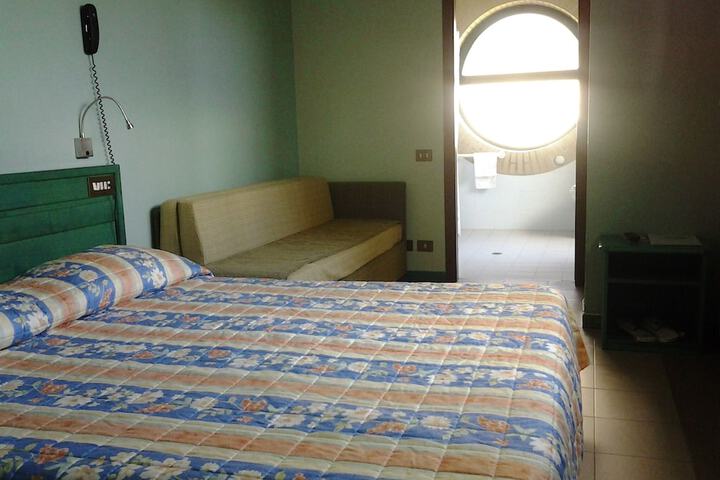 Room 12 of 53