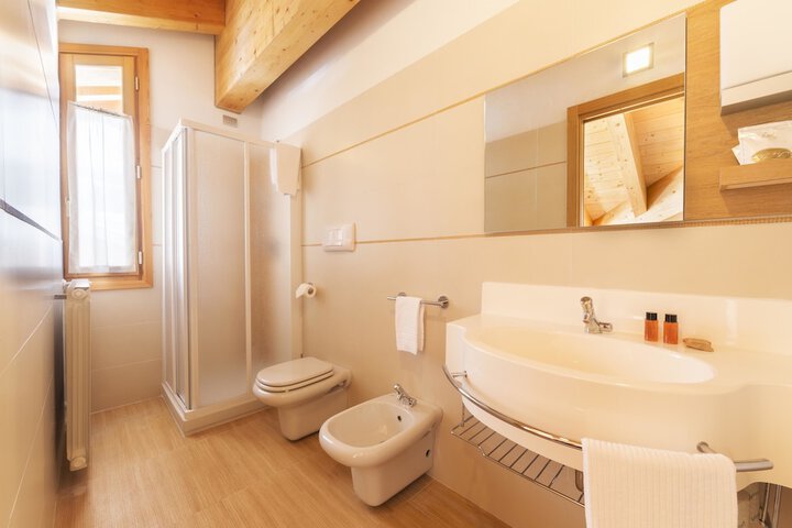 Room 15 of 15