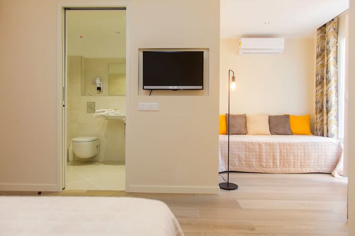 Room 46 of 102