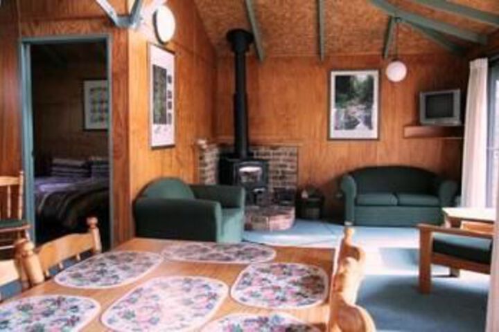 Room 4 of 8