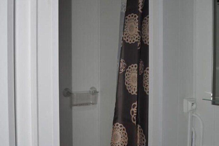 Room 43 of 59