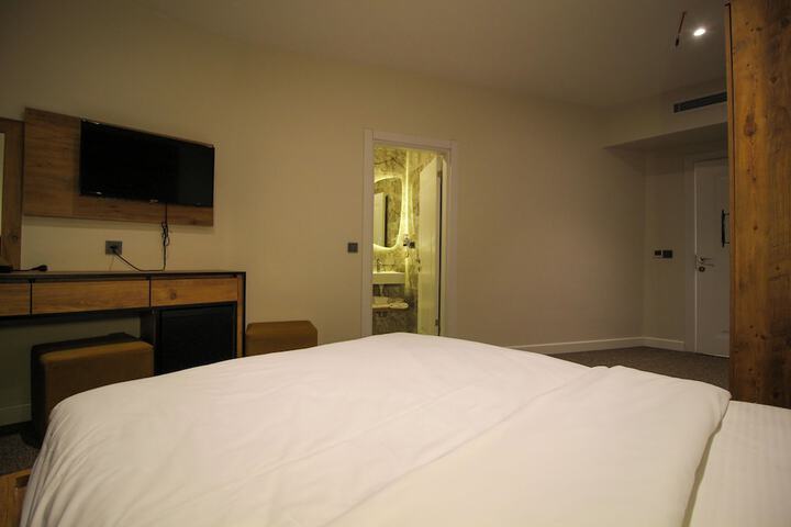 Room 6 of 59