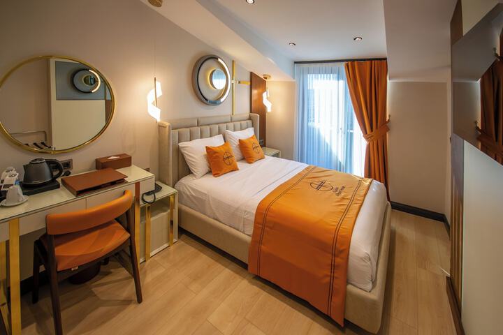 Room 57 of 106