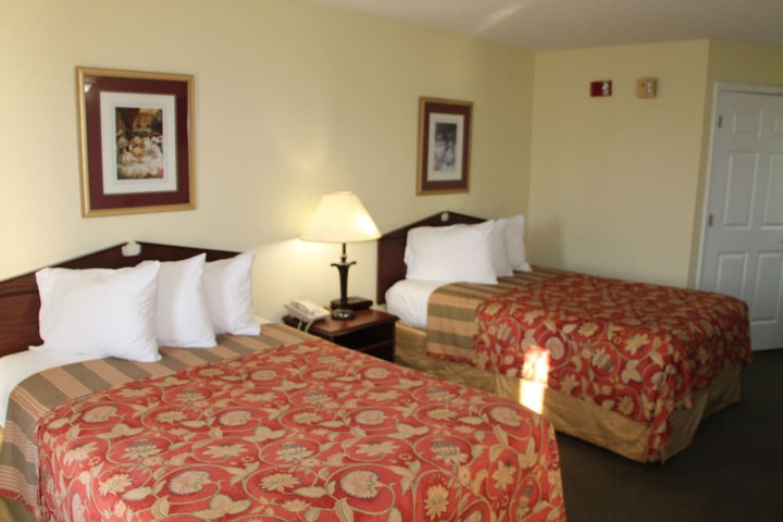 2 Double Beds (2 of 6)