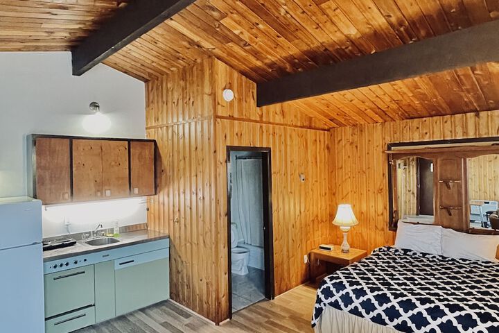 Room 5 of 18