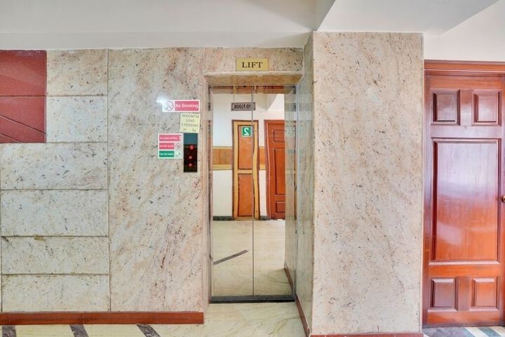 iROOMZ Aura Inn