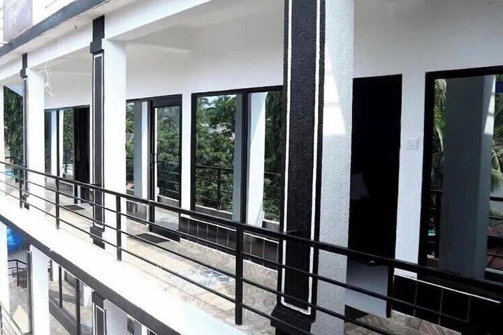 Bob Beach Hotel