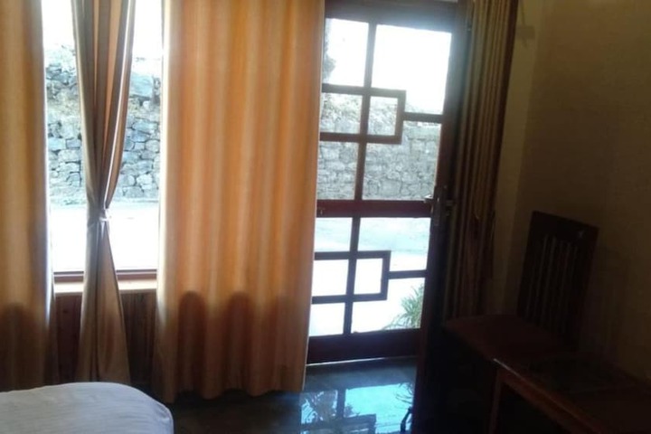 Room 8 of 19