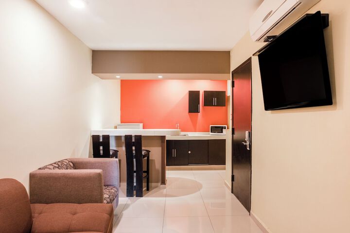 Room 7 of 13