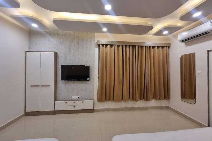 Room 12 of 14