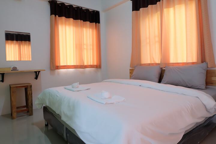 Room 6 of 32