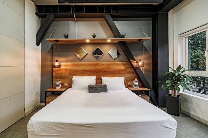 Room 38 of 230