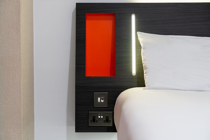 Room 6 of 52