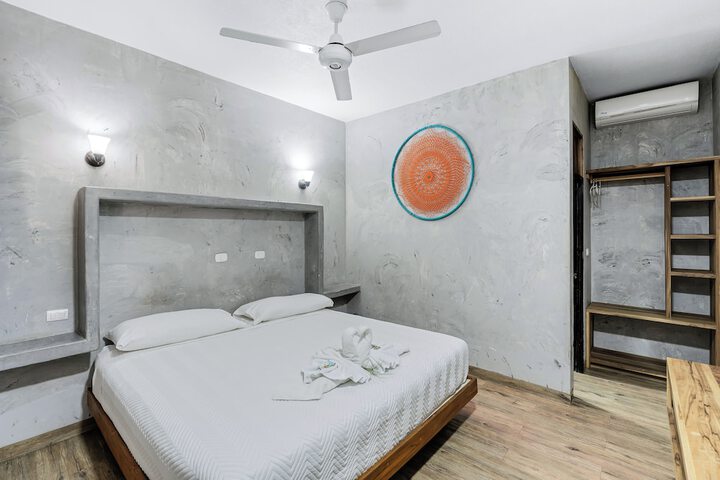 Room 8 of 20