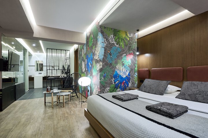 Room 16 of 145