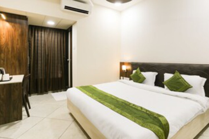 Room 10 of 49