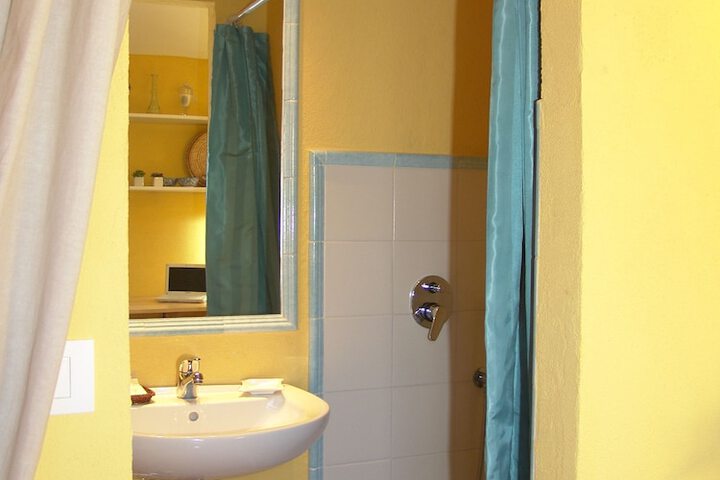 Room 14 of 74