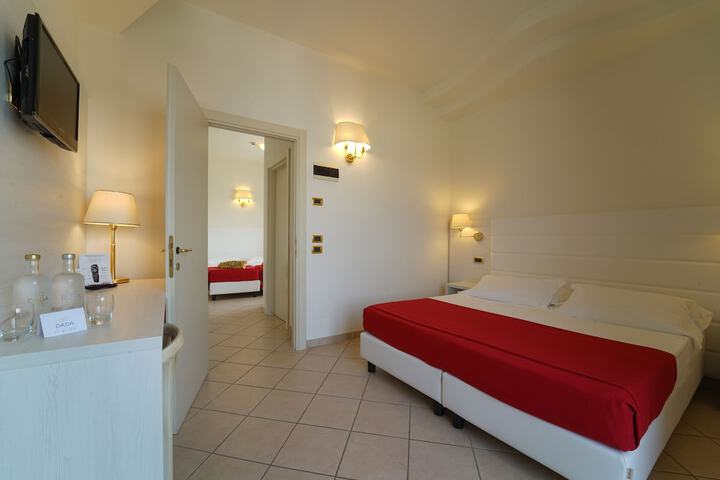 Room 12 of 46