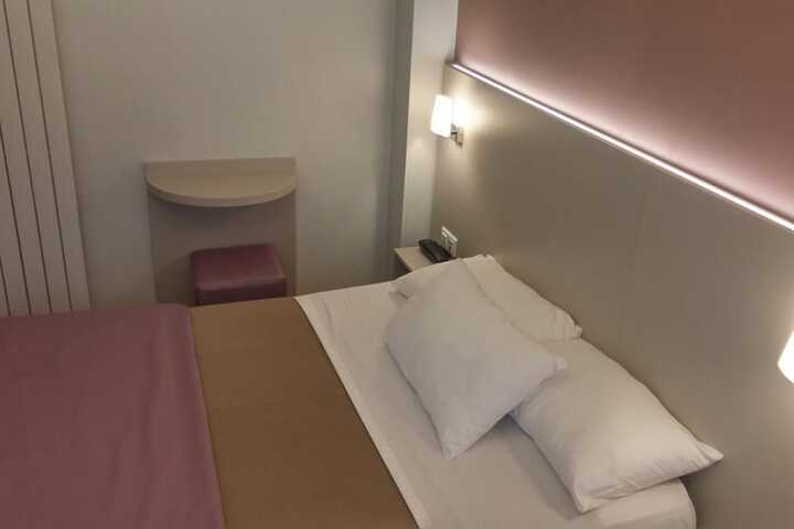 Room 30 of 84