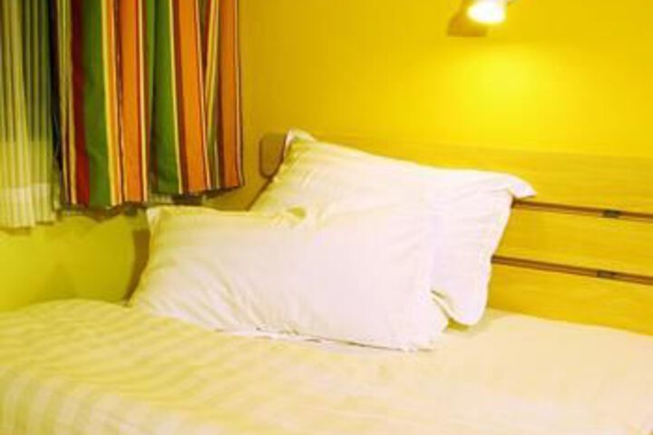 Room 14 of 24